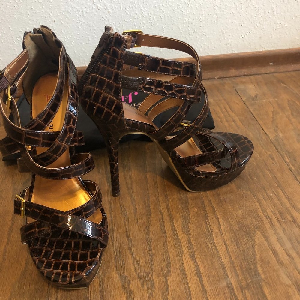 Shoes - Picture 3 of 4
